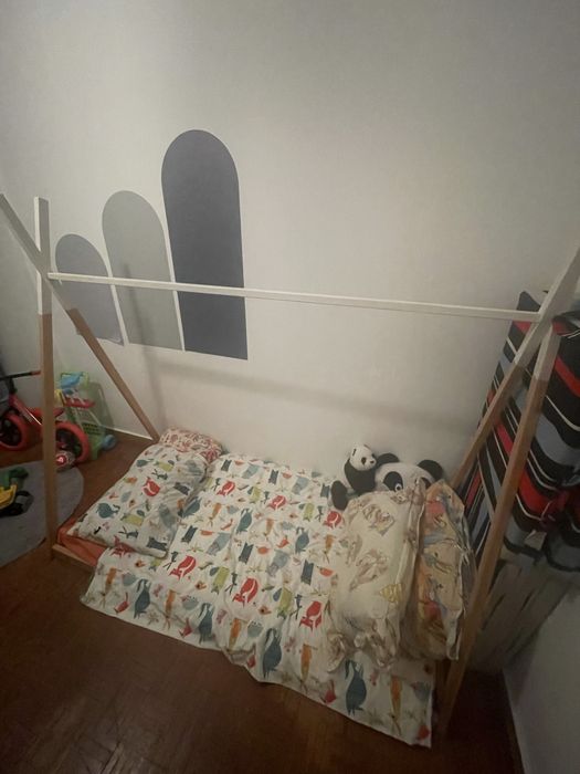 Cama crianca nova com estrado e colchao