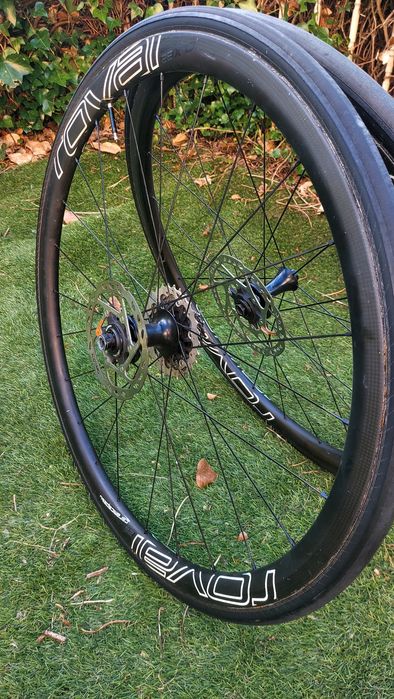 Rodas Carbono Roval CLX 32 Rápide Ceramic Speed.