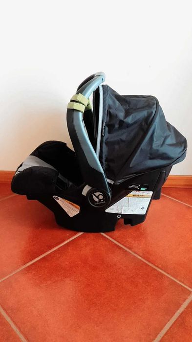 Carrinho de bebé (duplo), com baby coques isofix incluidas..
