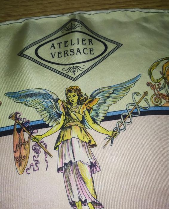 Versace розкішна вінтажна шовкова хустка