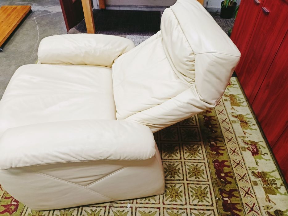 Zestaw skórzany wypoczynkowy z funkcją relax.