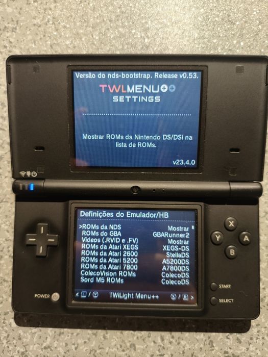 Nintendo DSI + carregador + Twilight Menu++