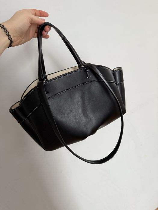 Mała czarna shopperka