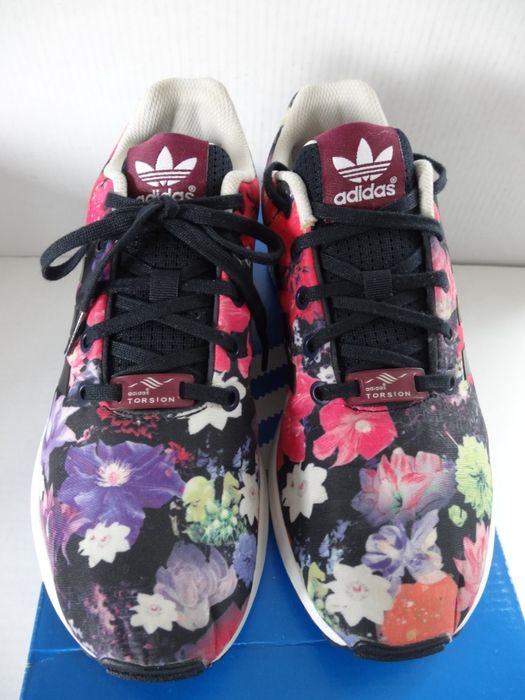 r Oto nadchodzące adidas ZX 8000 „Strawberry Latte”