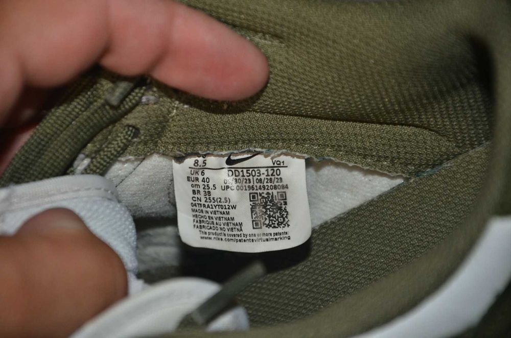 Продам кросівки шкіряні Фірма Nike Dunk Medium Olive  .
