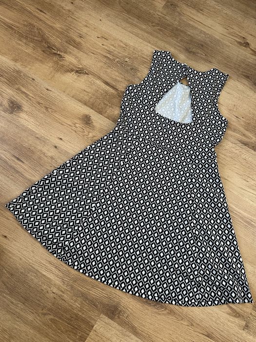 sukienka bez rekawow L 40