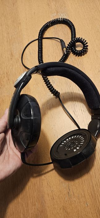 Headphones sennheiser HD 215
