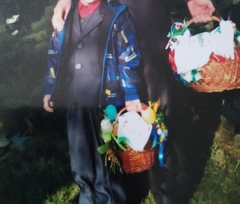 Костюм ідеальний стан темно сірий тройка, брюки пиджак жилетка