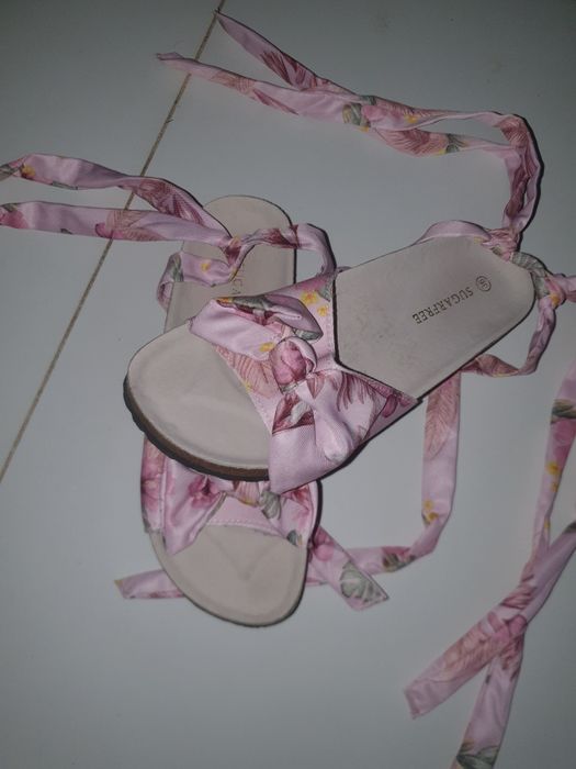 Buty wiązane rozm. 36