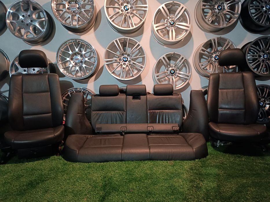 Conjunto de bancos e quartelas bmw E46 Touring.
Bancos dianteiros com