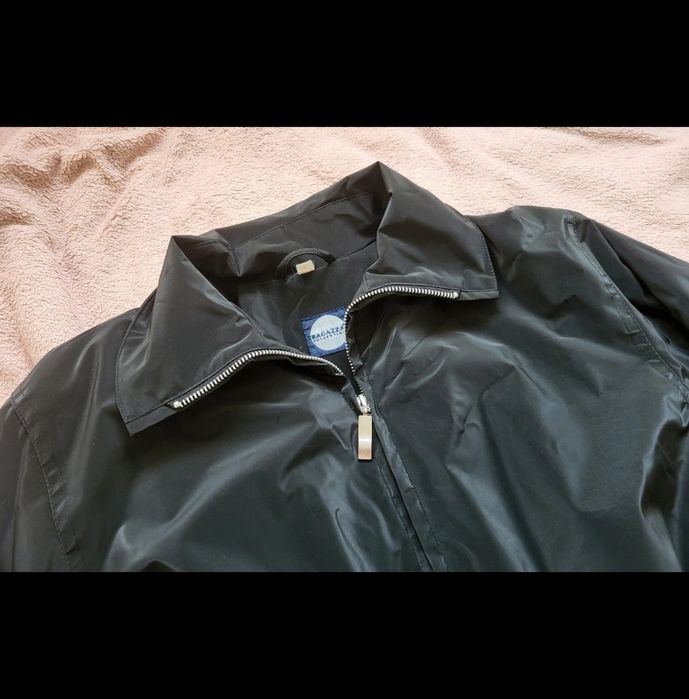 Plaszcz damski czarny przeciwdeszczowy rozmiar S