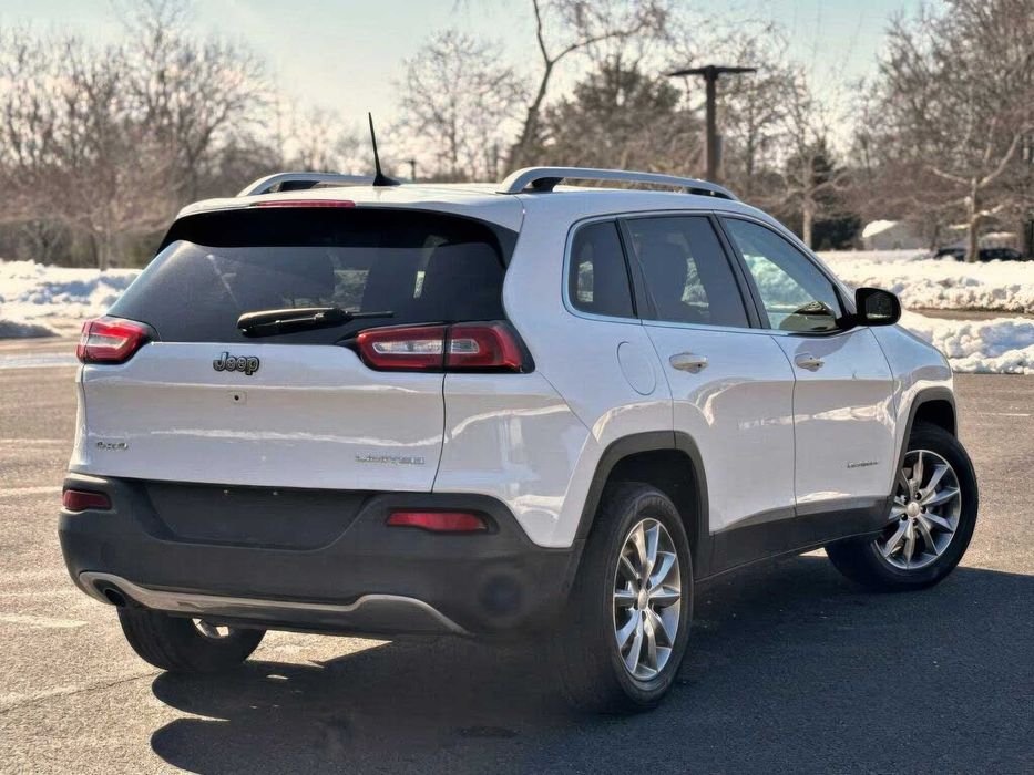 Jeep Cherokee      2017