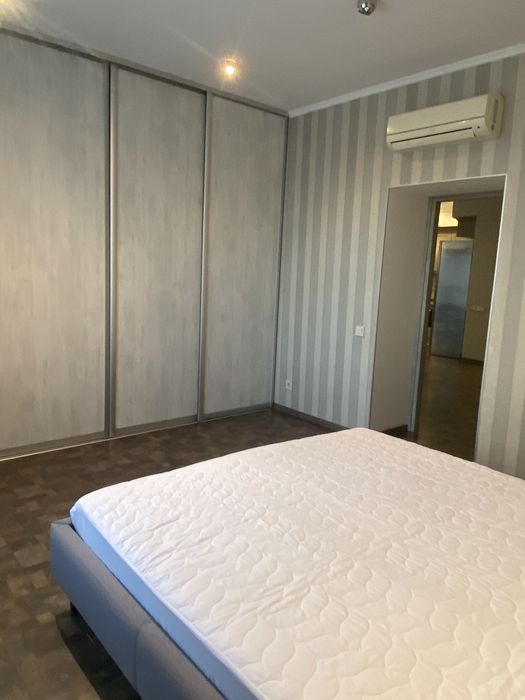 Сдам 2-комнатную квартиру студию в Центре. Автономное газовое отопление