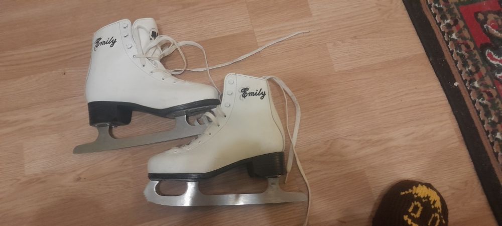 Коньки фигурные 36 размер