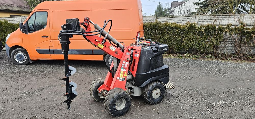 Mini ładowarka Ditch Witch Zahn R300 Koparka łańcuchowa wiertnica