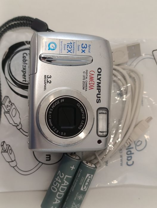 Aparat cyfrowy OLYMPUS C-370 3,2 mp na baterie vintage retro y2k CCD