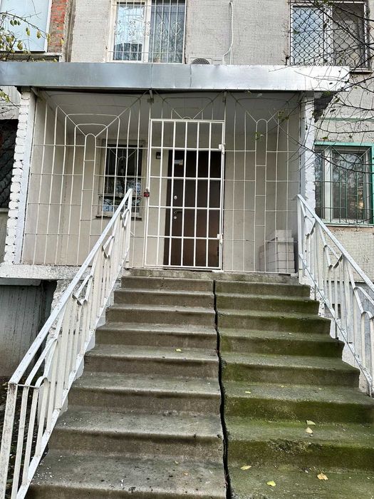 продам помещение с ремонтом отдельным входом  .от собственник зерновая