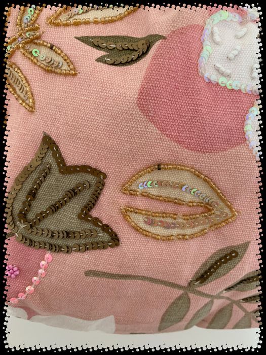 Saco bordado muito lindo !