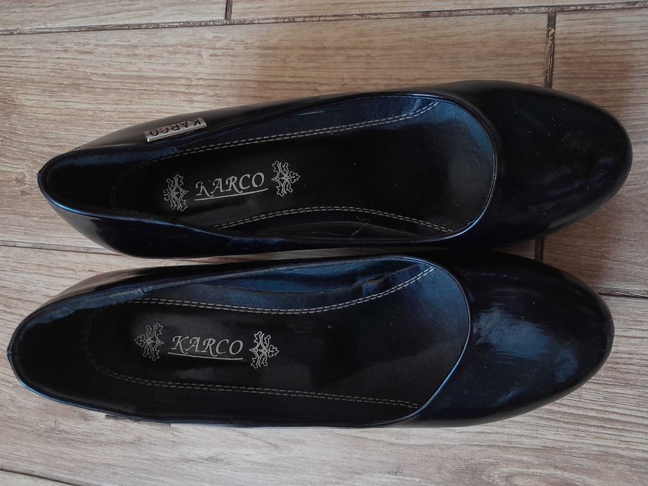 Женские черные кожаные туфли на каблуке