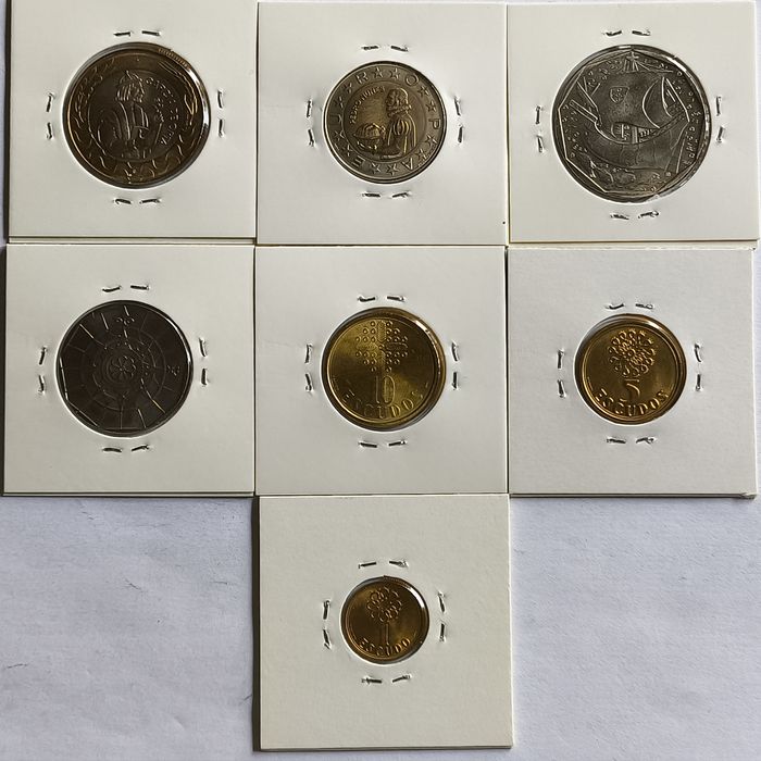 Conjunto de moedas de Escudos de 2001