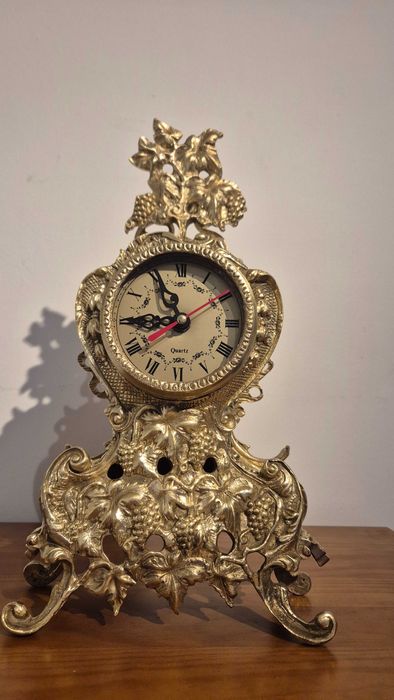 Relógio de mesa em bronze