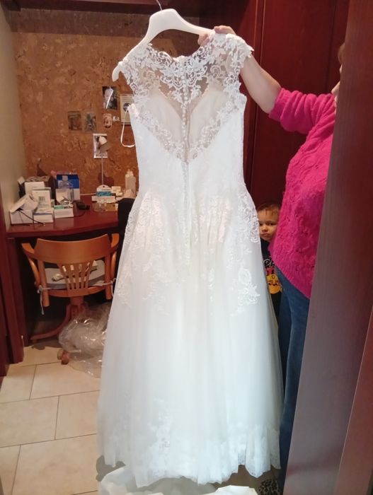 Шлюбна сукня вдіта один раз