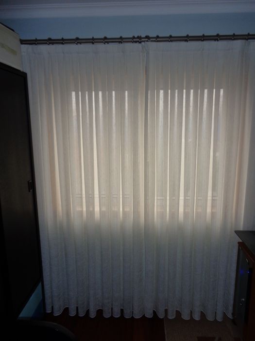 3 CORTINAS (Varões Inox + cortinados (organza))