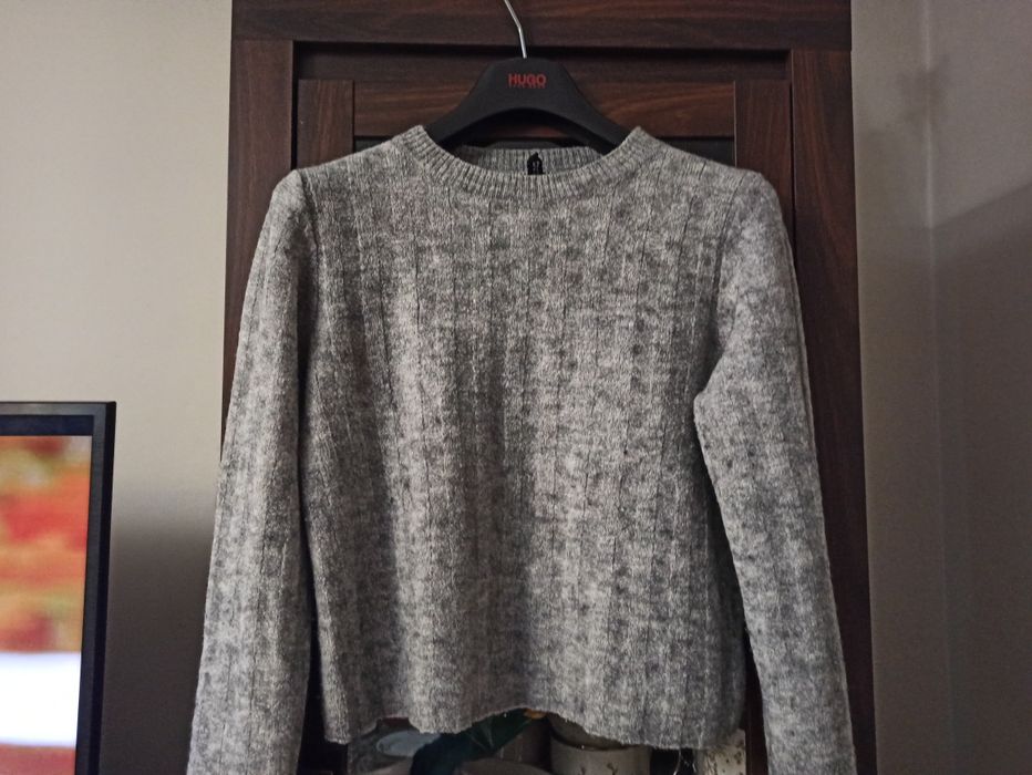 Sweter H&M w składzie wełna