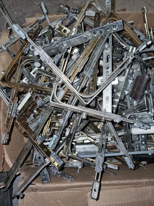 Okucia do Okien Maco Roto WinkHaus GU Siegenia Aubi Roto Centro itp.