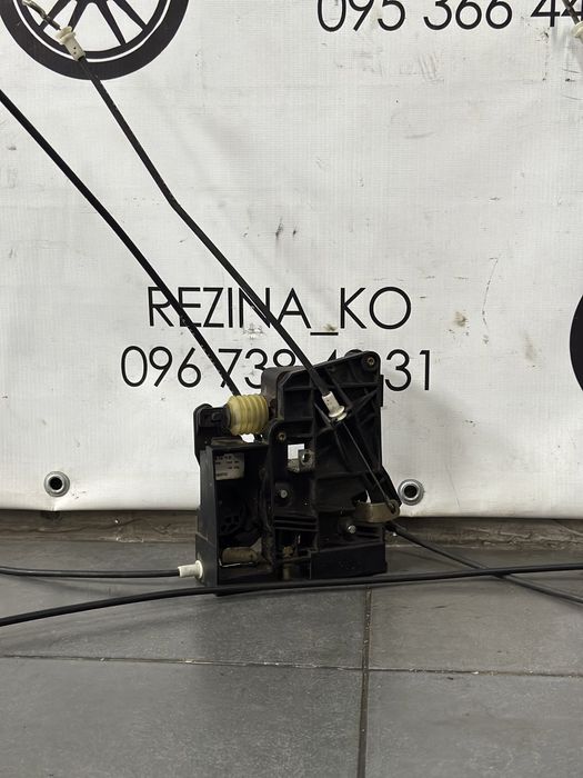 Замки кришки багажника Mercedes Vito 639 2004-2010р.