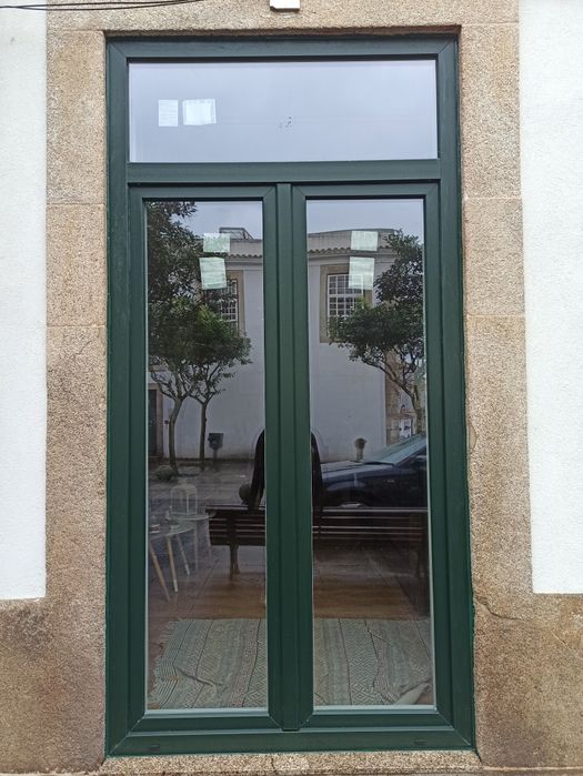 Janelas e portas PVC novas