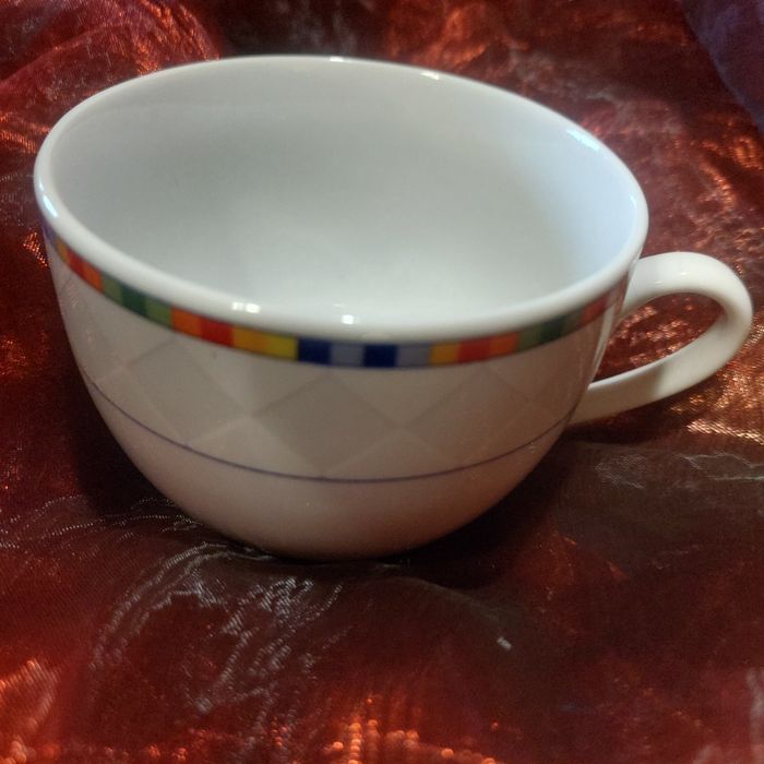 Elegancka filiżanka Arte Viva – geometryczne wzory, romby
