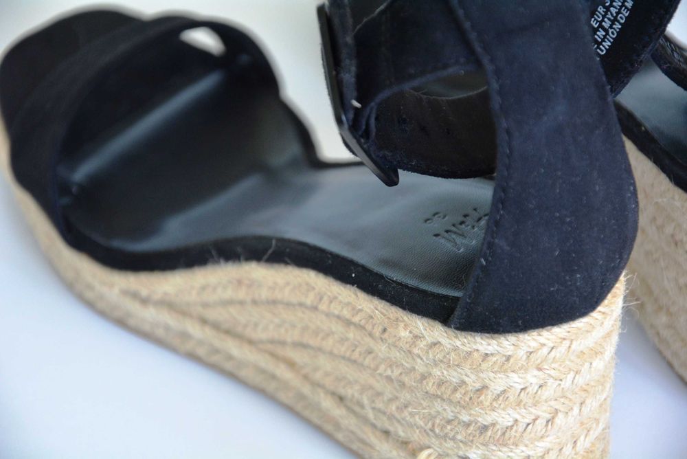 Sandały na koturnie espadryle