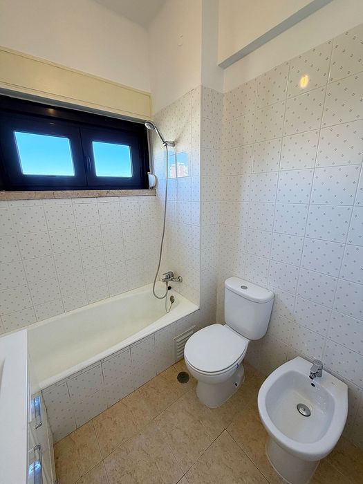 Apartamento T2 para arrendamento na Ajuda