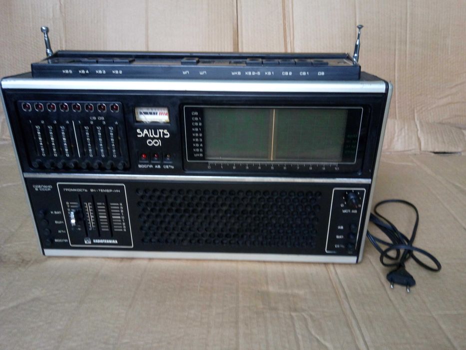Радиоприёмник Saluts-001 / Салют-001 СССР рабочий
