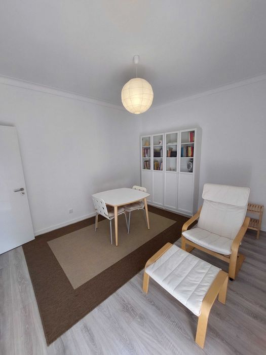 Apartamento T2 totalmente remodelado no centro de Corroios