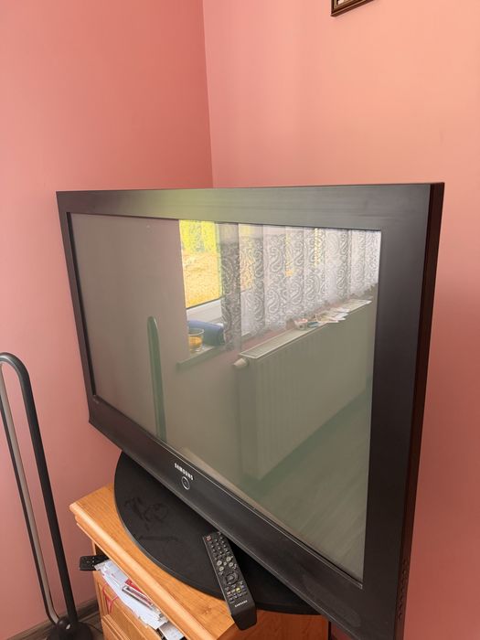 Telewizor 42 cale Samsung bez smarta