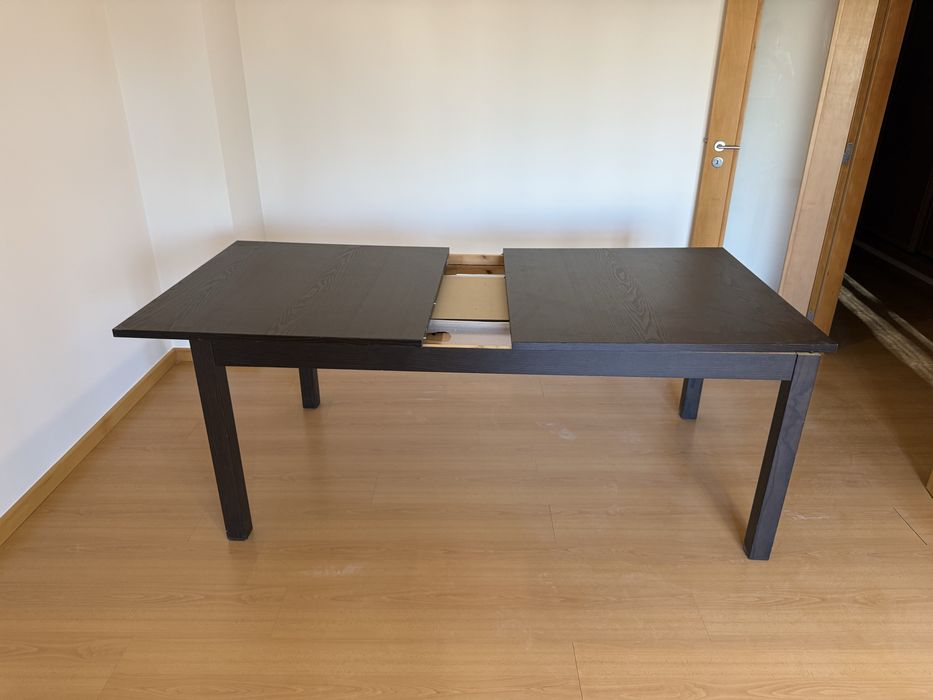 Mesa de Jantar Extensível Castanho-Escuro IKea