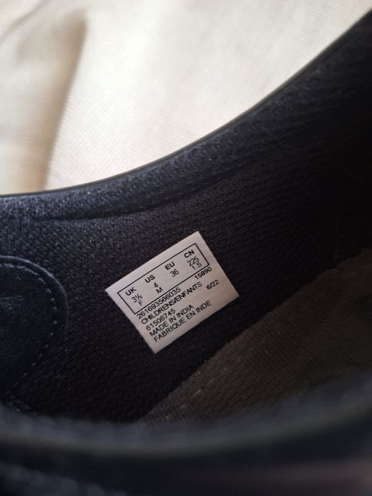 Лаковані жіночі туфлі Clarks