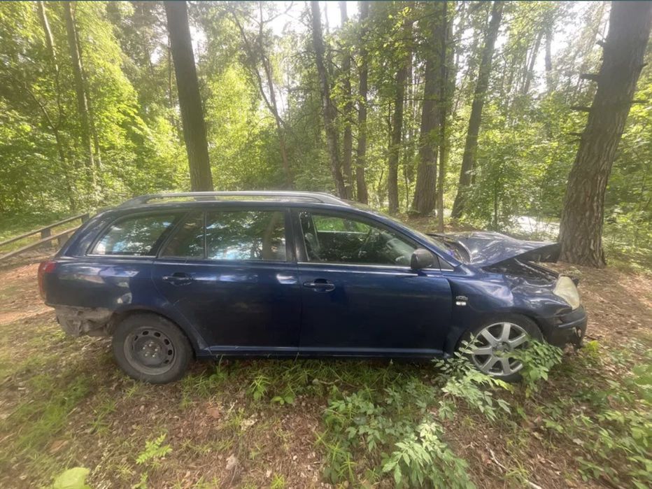 Продам Tayota  Авенсис