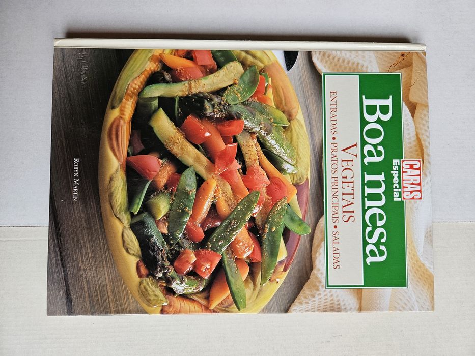 Set of 6 Books from the 'Boa Mesa' Collection – Caras Special Edition64398414169601123