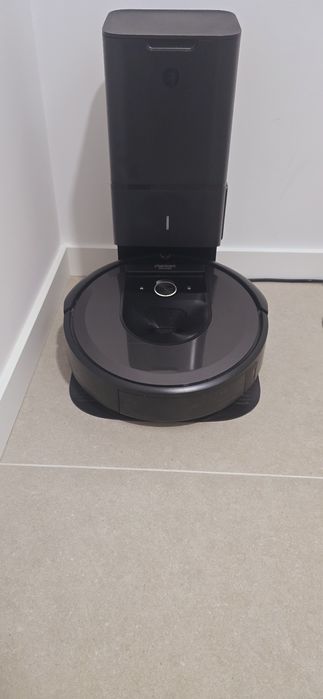 Aspirador robô roomba i8+