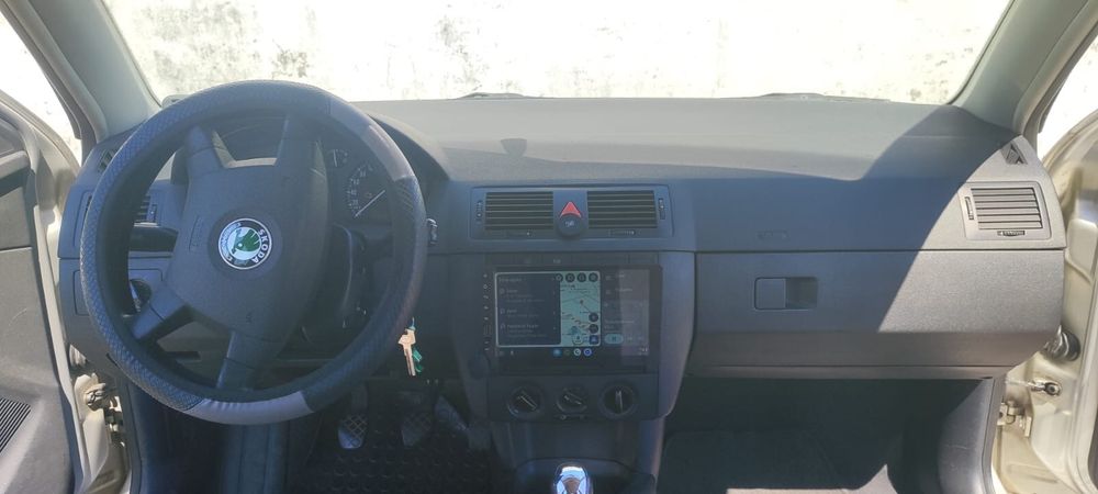 Skoda Fabia 1.4 16V | 178.000 km | Ecrã Android + Câmara | Revisão Feita