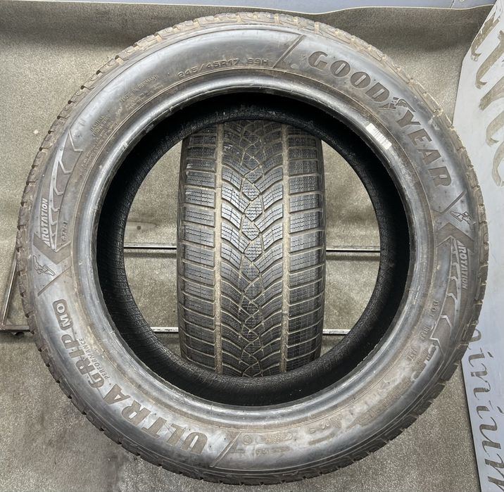 Шини 7.5 мм зима 245 45 R17 Goodyear Ultragrip Gen1 MO зимові пара