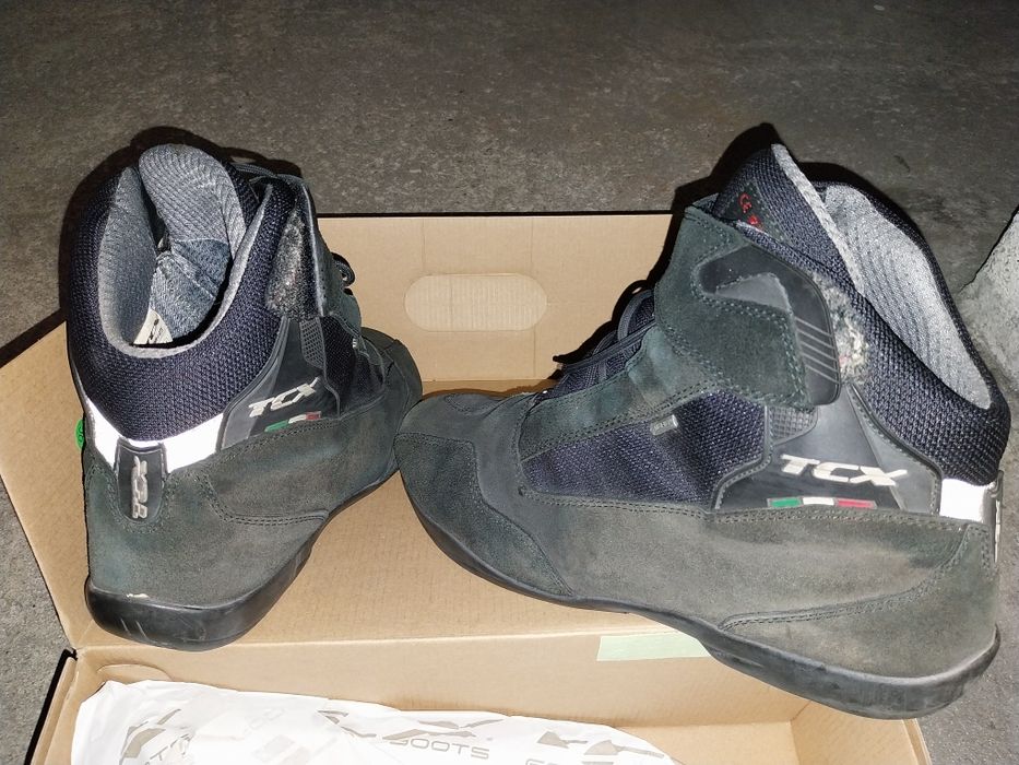 Botas de biqueira de aço também dá para a neve