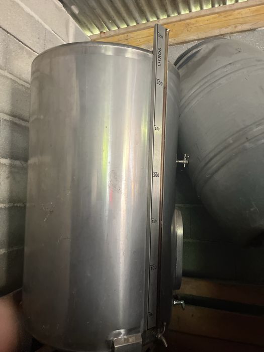 Vendo deposito de vinho