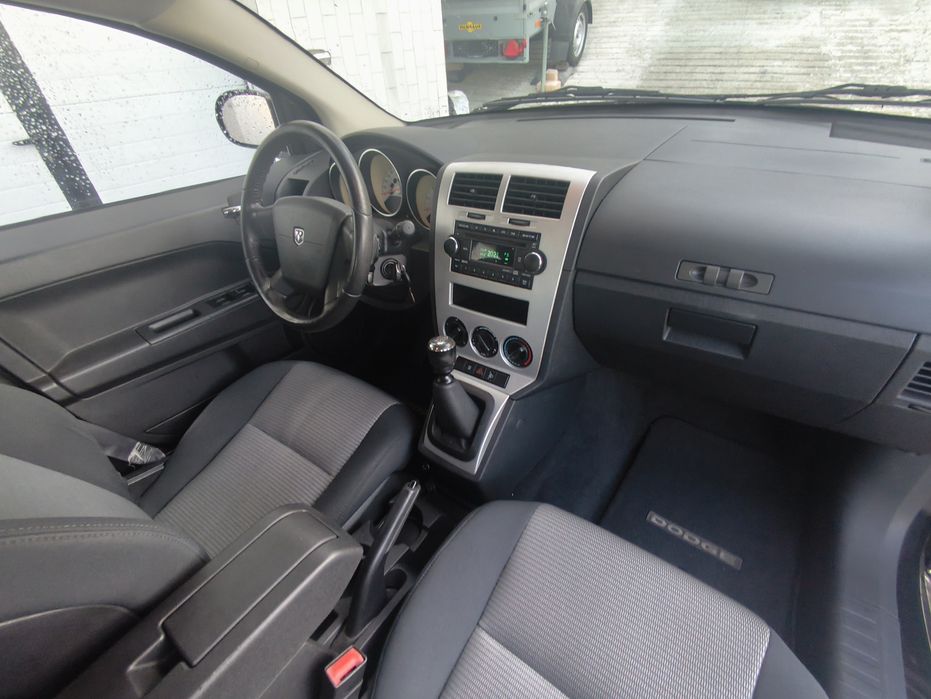 Dodge Caliber — fotografia 11