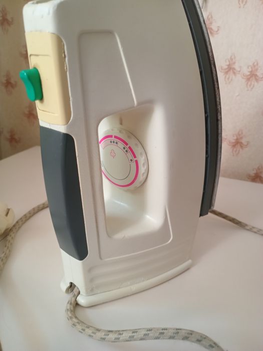 Старый утюг продам