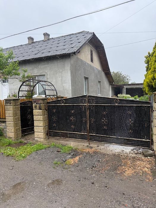 Продається 2 будинки на 1 подвірї