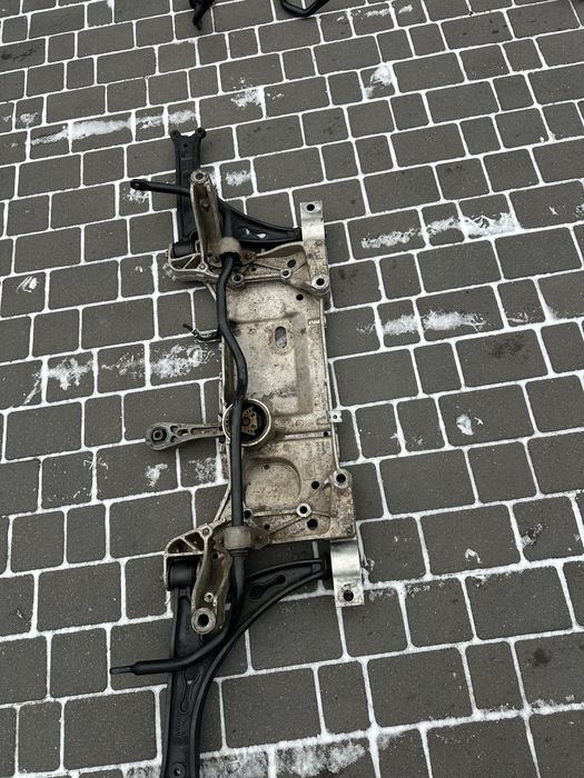 Підрамнік Балка Тоуран Гольф5  Октавія А-5 Touran Golf5 Octavia A-5